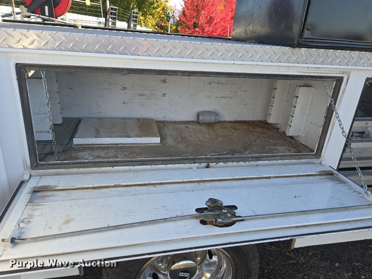 image for item YA1001 2015 Ford F550 SuperCab utility / service truck