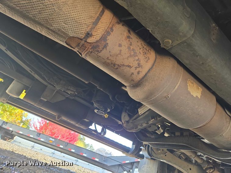 image for item YA1001 2015 Ford F550 SuperCab utility / service truck