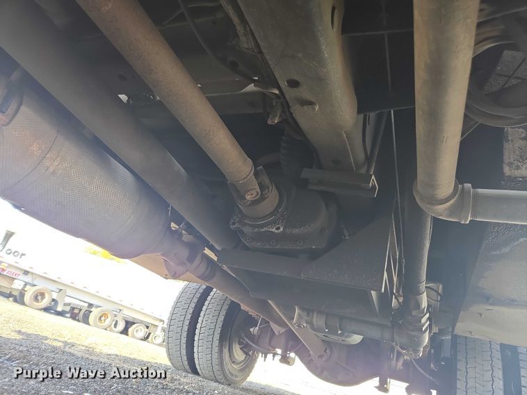 image for item YA1001 2015 Ford F550 SuperCab utility / service truck