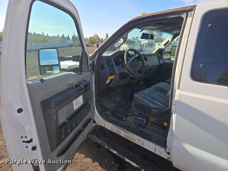 image for item YA1001 2015 Ford F550 SuperCab utility / service truck