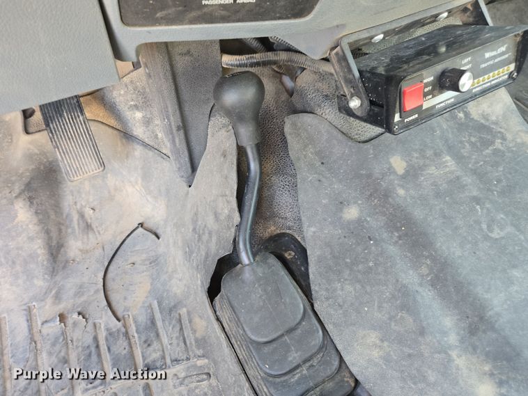 image for item YA1001 2015 Ford F550 SuperCab utility / service truck