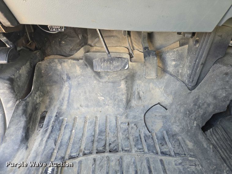 image for item YA1001 2015 Ford F550 SuperCab utility / service truck