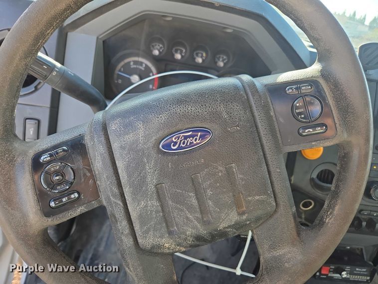 image for item YA1001 2015 Ford F550 SuperCab utility / service truck