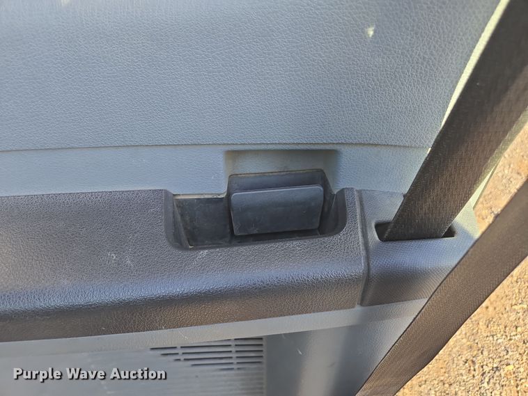 image for item YA1001 2015 Ford F550 SuperCab utility / service truck