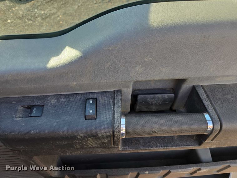 image for item YA1001 2015 Ford F550 SuperCab utility / service truck