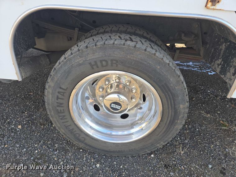 image for item YA1001 2015 Ford F550 SuperCab utility / service truck