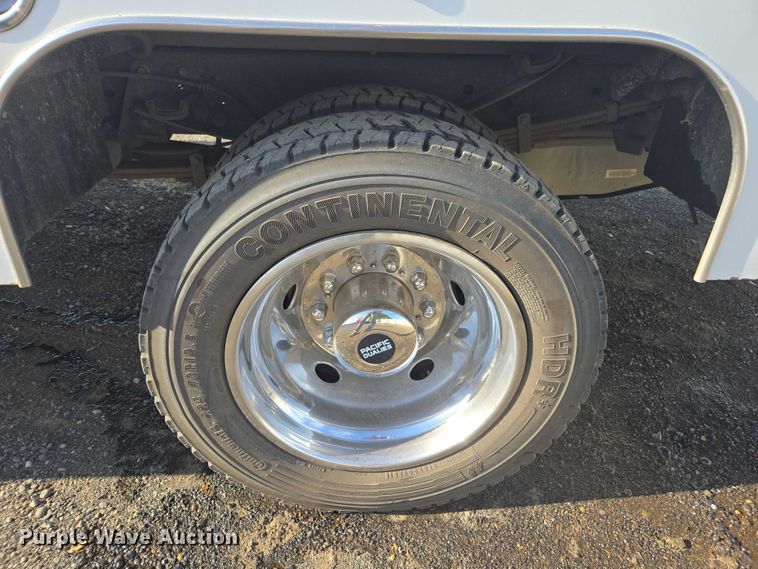 image for item YA1001 2015 Ford F550 SuperCab utility / service truck