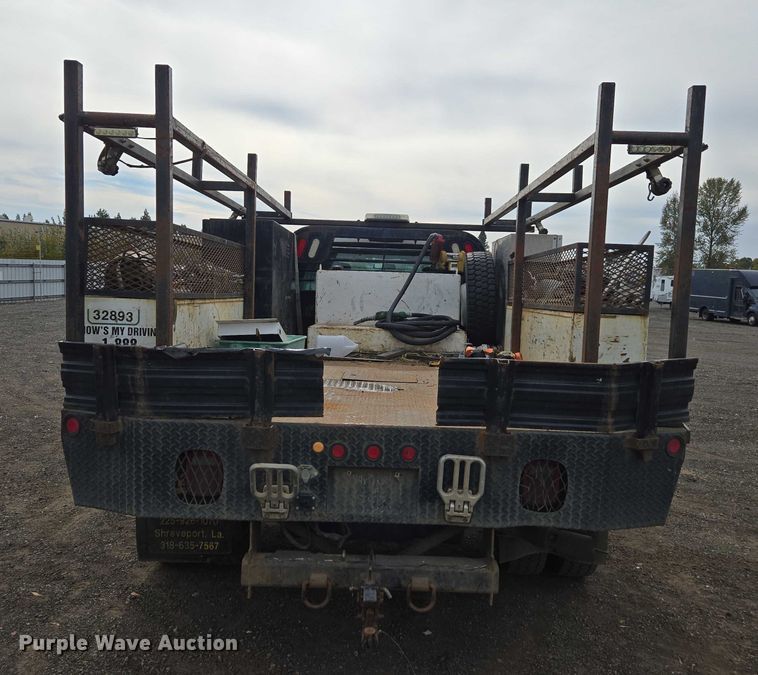 image for item YA1003 2015 Ford F550 Crew Cab flatbed truck