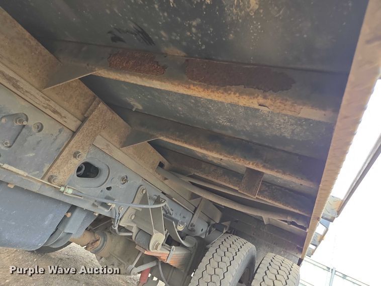 image for item YA1003 2015 Ford F550 Crew Cab flatbed truck