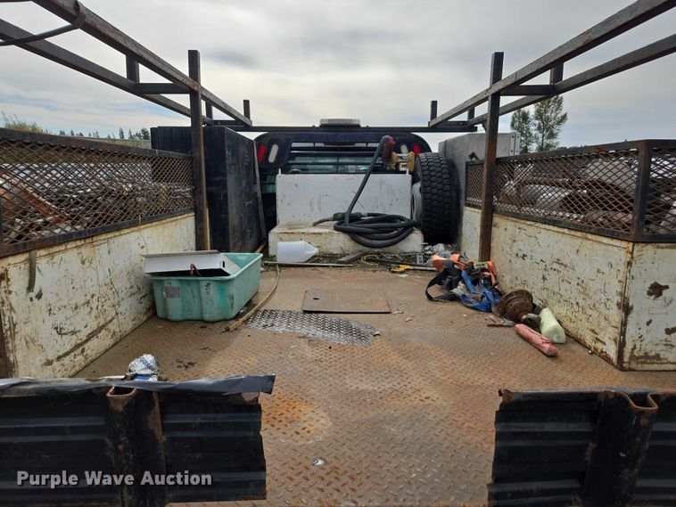 image for item YA1003 2015 Ford F550 Crew Cab flatbed truck