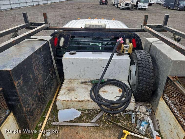 image for item YA1003 2015 Ford F550 Crew Cab flatbed truck