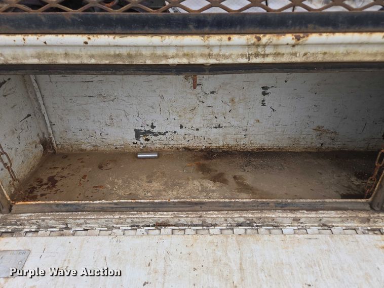 image for item YA1003 2015 Ford F550 Crew Cab flatbed truck