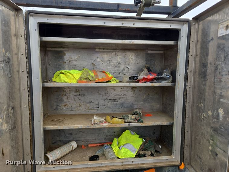 image for item YA1003 2015 Ford F550 Crew Cab flatbed truck