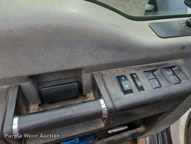 image for item YA1003 2015 Ford F550 Crew Cab flatbed truck