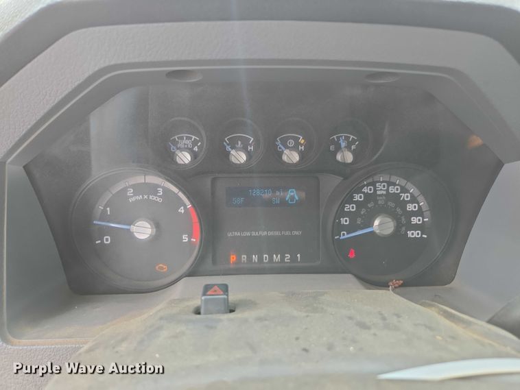 image for item YA1003 2015 Ford F550 Crew Cab flatbed truck