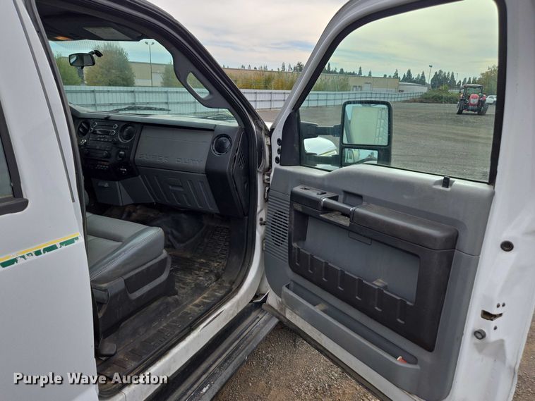 image for item YA1003 2015 Ford F550 Crew Cab flatbed truck