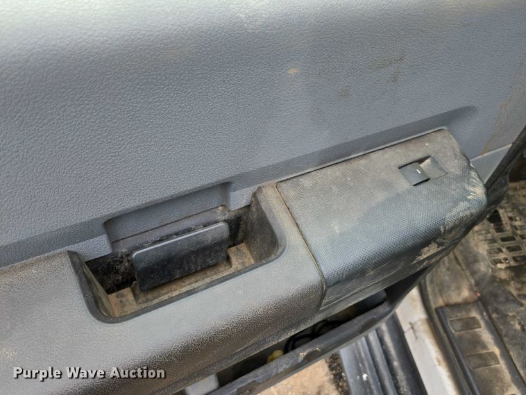 image for item YA1003 2015 Ford F550 Crew Cab flatbed truck