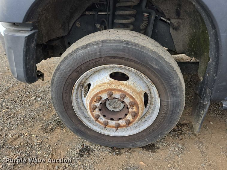 image for item YA1003 2015 Ford F550 Crew Cab flatbed truck