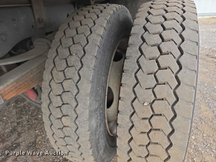 image for item YA1003 2015 Ford F550 Crew Cab flatbed truck