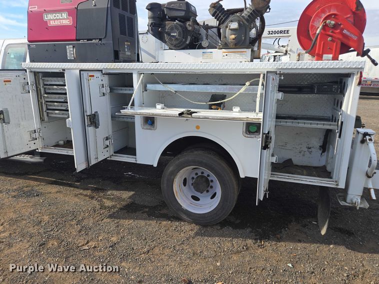 image for item YA1007 2015 Ford F550 SuperCab utility / service truck