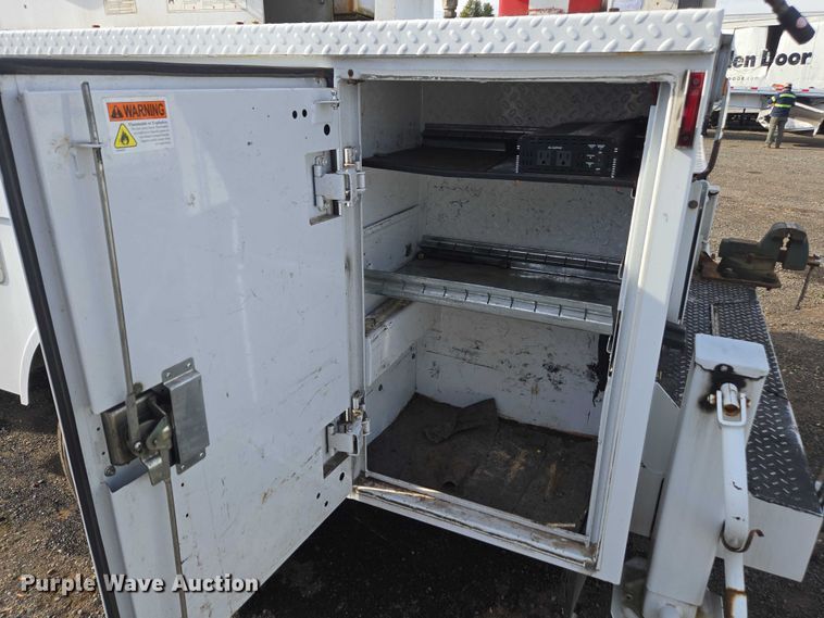 image for item YA1007 2015 Ford F550 SuperCab utility / service truck