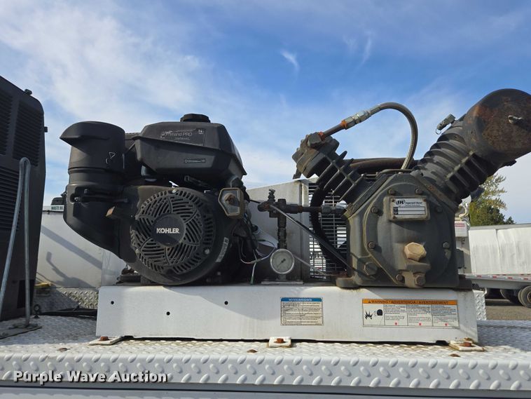 image for item YA1007 2015 Ford F550 SuperCab utility / service truck