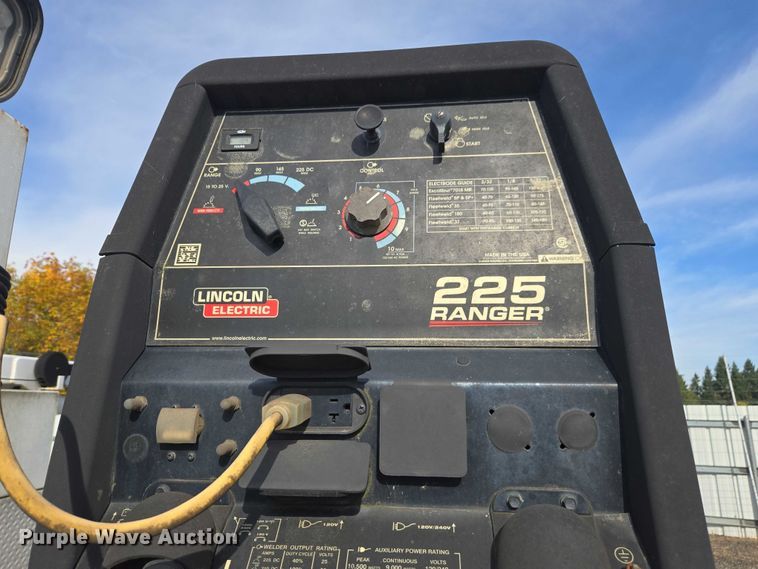 image for item YA1007 2015 Ford F550 SuperCab utility / service truck