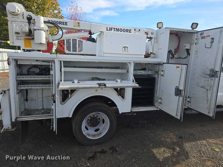 image for item YA1007 2015 Ford F550 SuperCab utility / service truck