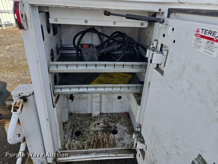 image for item YA1007 2015 Ford F550 SuperCab utility / service truck