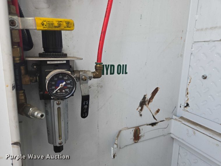 image for item YA1007 2015 Ford F550 SuperCab utility / service truck