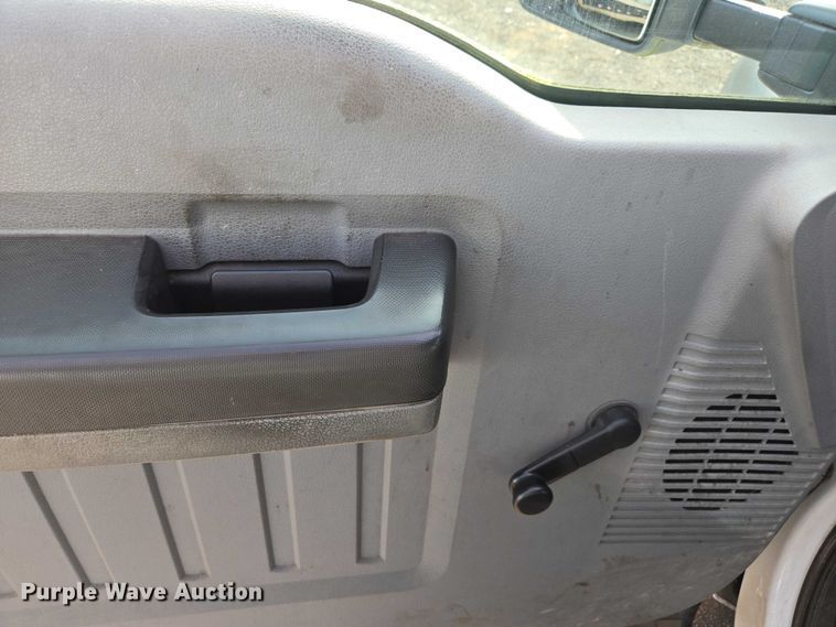 image for item YA1007 2015 Ford F550 SuperCab utility / service truck