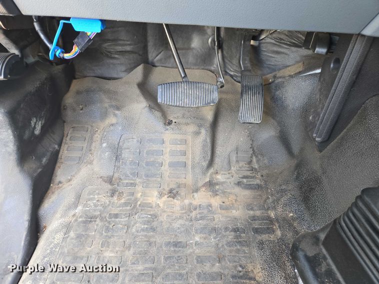 image for item YA1007 2015 Ford F550 SuperCab utility / service truck