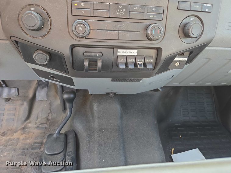 image for item YA1007 2015 Ford F550 SuperCab utility / service truck