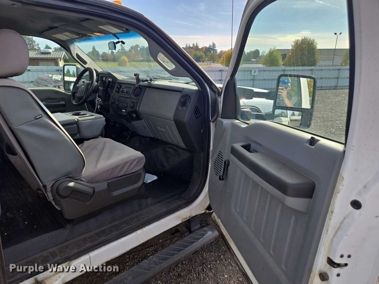 image for item YA1007 2015 Ford F550 SuperCab utility / service truck