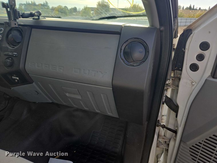 image for item YA1007 2015 Ford F550 SuperCab utility / service truck