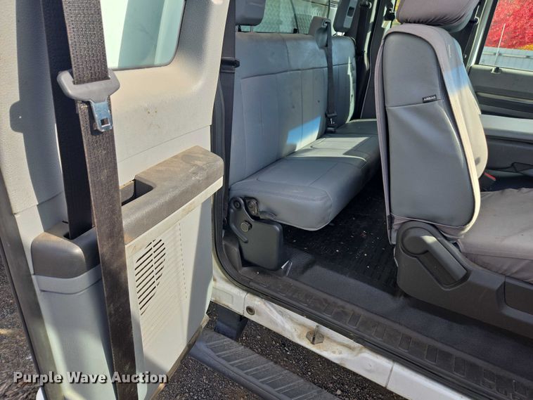 image for item YA1007 2015 Ford F550 SuperCab utility / service truck