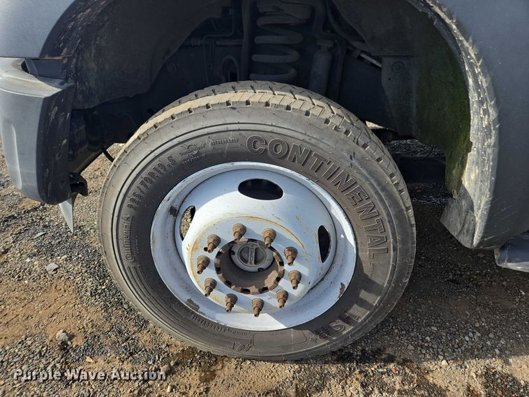 image for item YA1007 2015 Ford F550 SuperCab utility / service truck