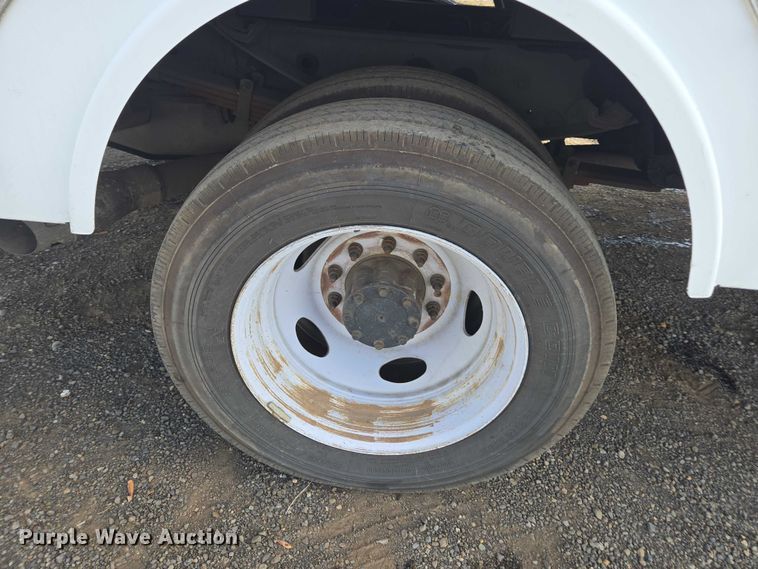 image for item YA1007 2015 Ford F550 SuperCab utility / service truck