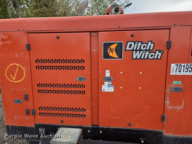 image for item YA1008 2018 Ditch Witch HX75 vacuum excavator
