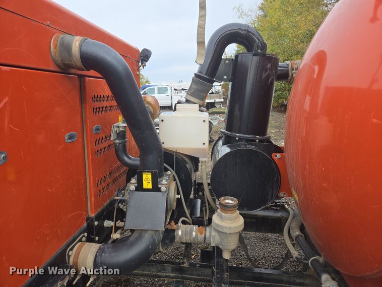 image for item YA1008 2018 Ditch Witch HX75 vacuum excavator