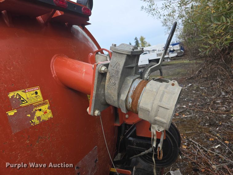 image for item YA1008 2018 Ditch Witch HX75 vacuum excavator