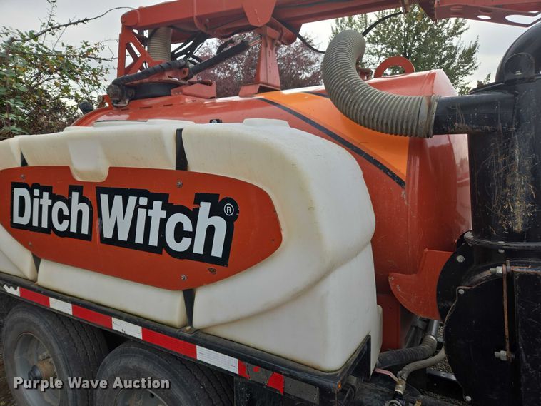 image for item YA1008 2018 Ditch Witch HX75 vacuum excavator