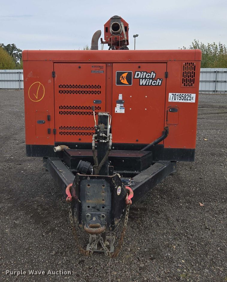 image for item YA1009 2019 Ditch Witch HX75 vacuum excavator