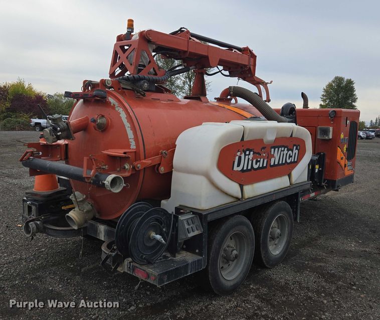 image for item YA1009 2019 Ditch Witch HX75 vacuum excavator