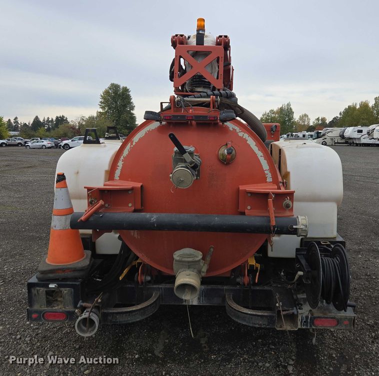 image for item YA1009 2019 Ditch Witch HX75 vacuum excavator