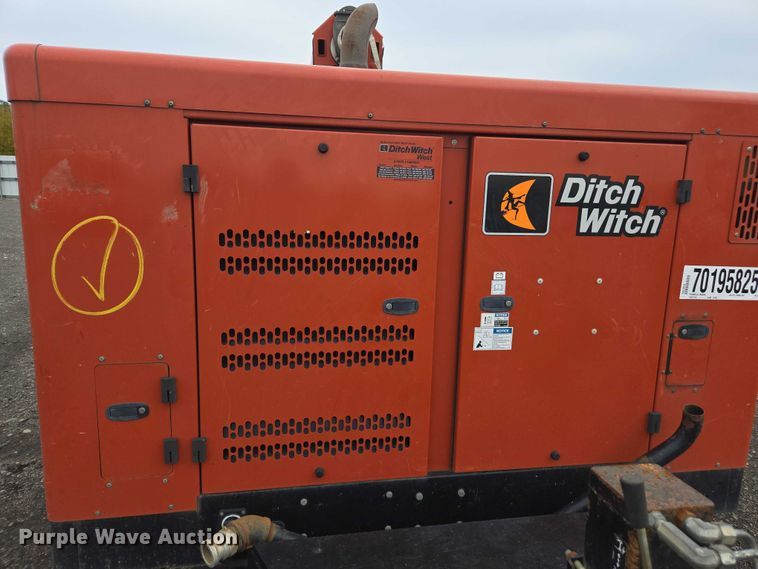image for item YA1009 2019 Ditch Witch HX75 vacuum excavator