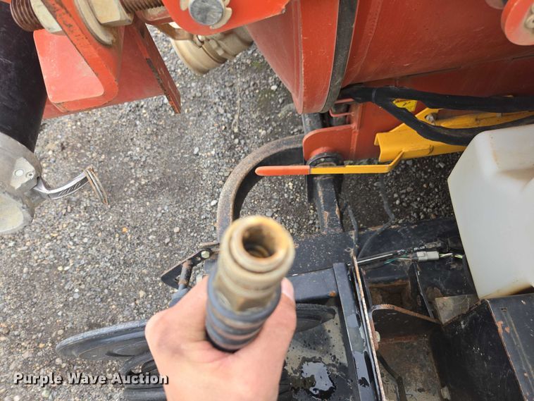 image for item YA1009 2019 Ditch Witch HX75 vacuum excavator