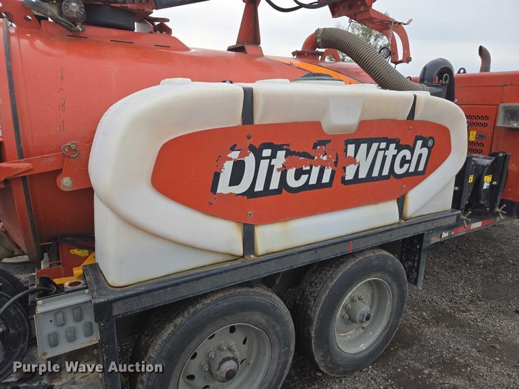 image for item YA1009 2019 Ditch Witch HX75 vacuum excavator