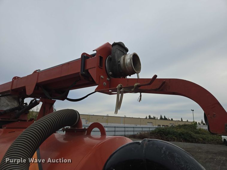 image for item YA1009 2019 Ditch Witch HX75 vacuum excavator