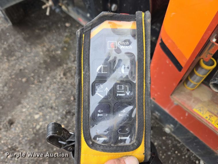 image for item YA1009 2019 Ditch Witch HX75 vacuum excavator